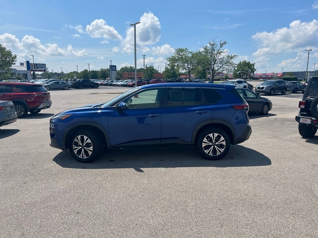 Used 2022 Nissan Rogue SV with VIN 5N1BT3BB4NC704624 for sale in Indianapolis, IN